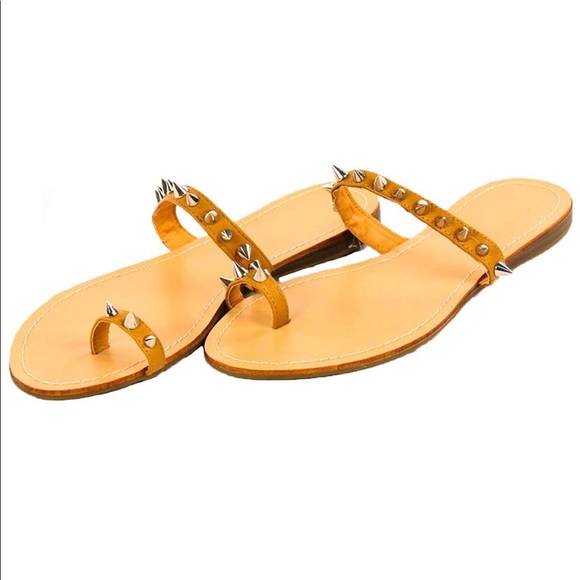 NEW! Women’s Tan Spike Studded Fashion Sandal - Picture 3 of 4